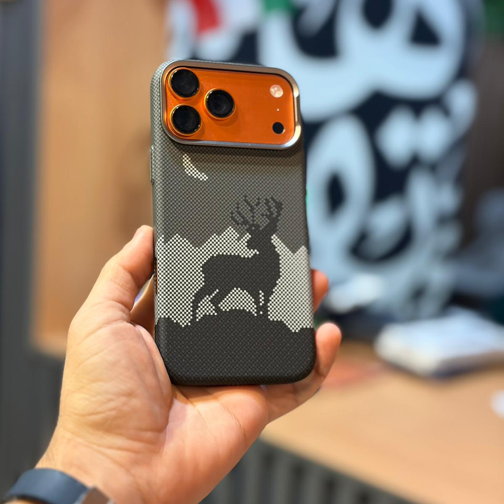 LZEL MagCarbon Deer Cover for iPhone 17 Pro | Black Deer