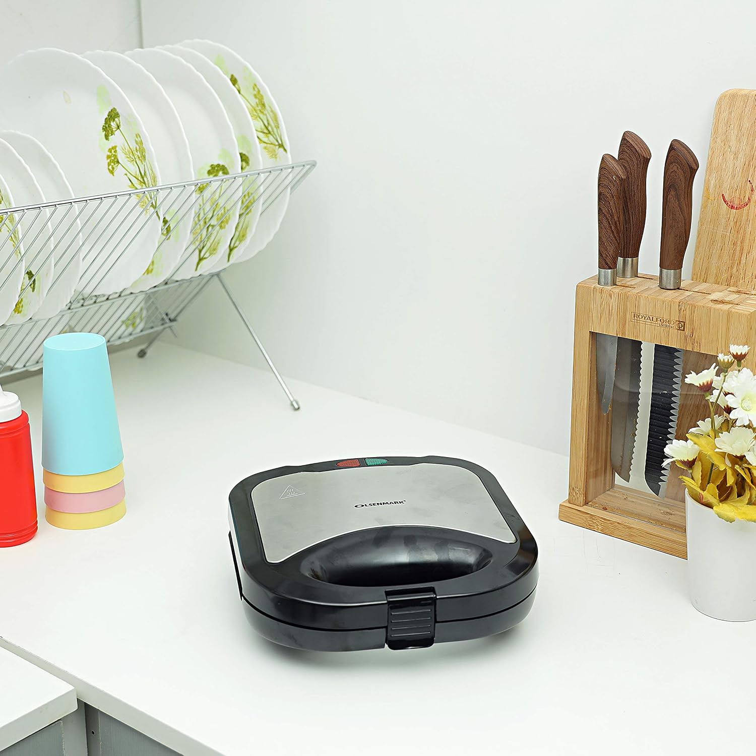 Olsenmark Grill Maker with Non-Stick Coating Plates
