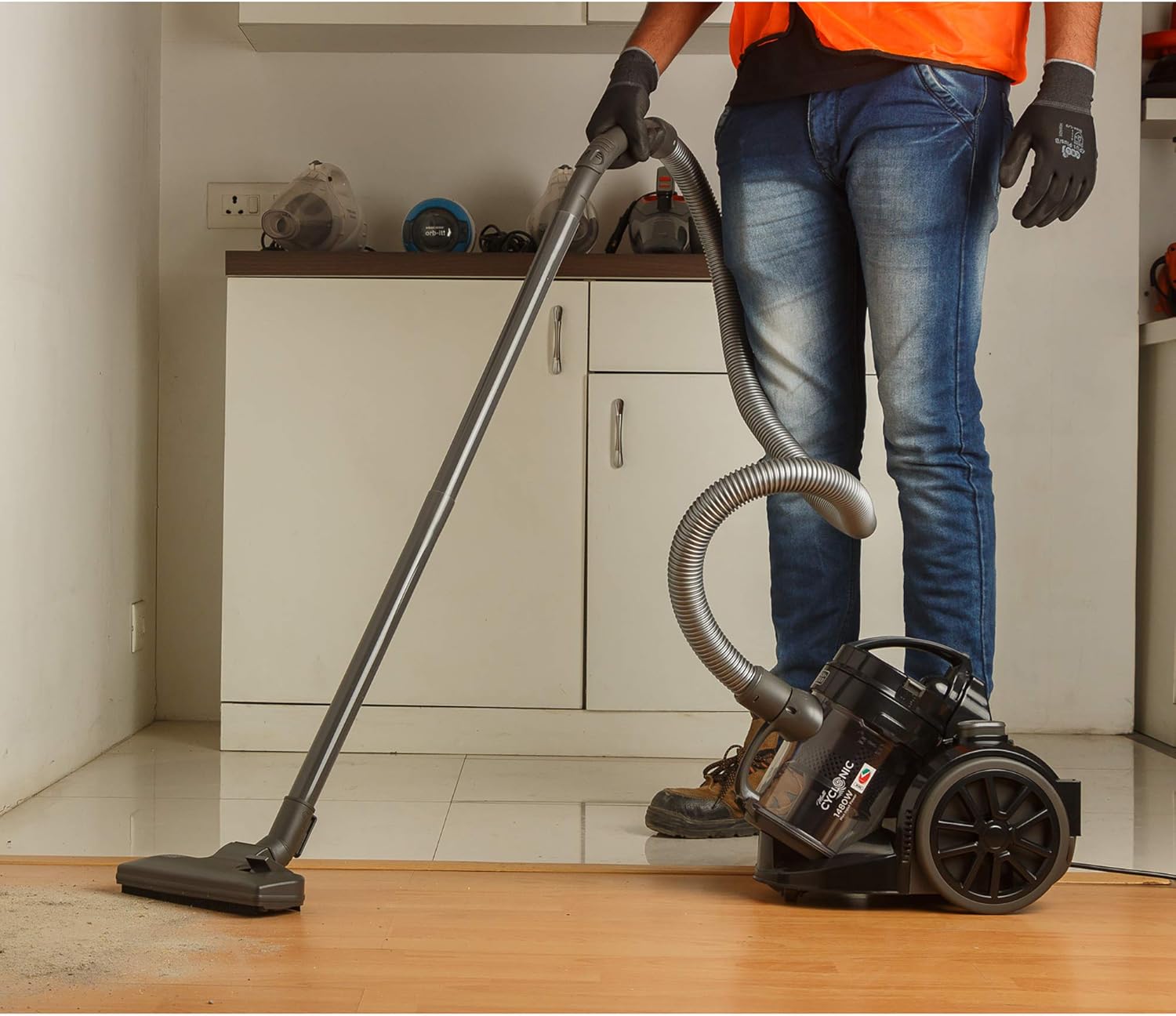 Black & Decker 1400W Bagless Multicyclonic Canister Vacuum Cleaner | Black