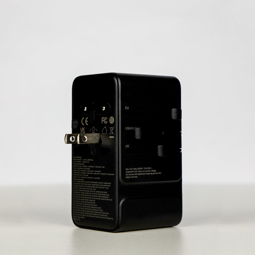 LZEL Voyage Globepowers 205W GaN III Fast PD Travel Adapter | Black