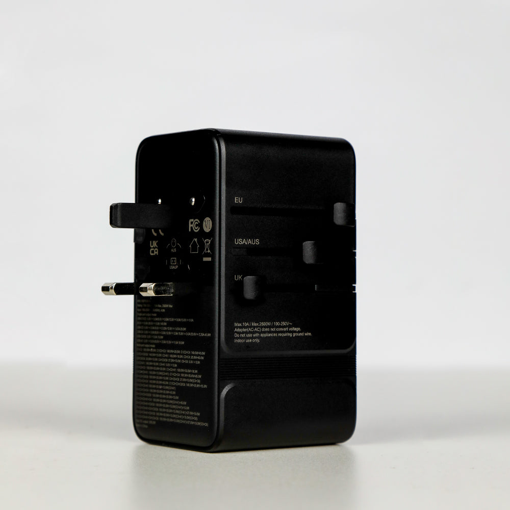 LZEL Voyage Globepowers 205W GaN III Fast PD Travel Adapter | Black
