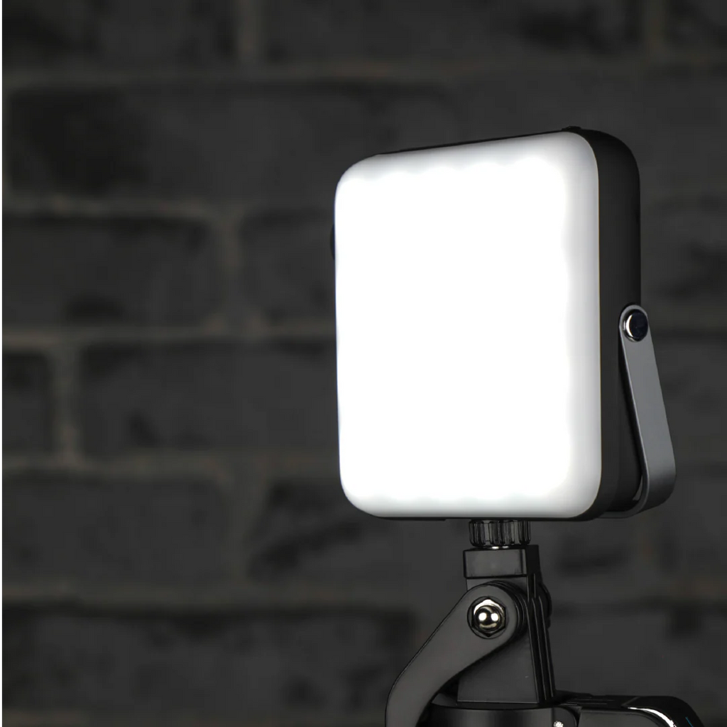 LZEL Luminova Surg10 LED Light & Powerbank 100â??800 Lumens, USB-C â?? Black