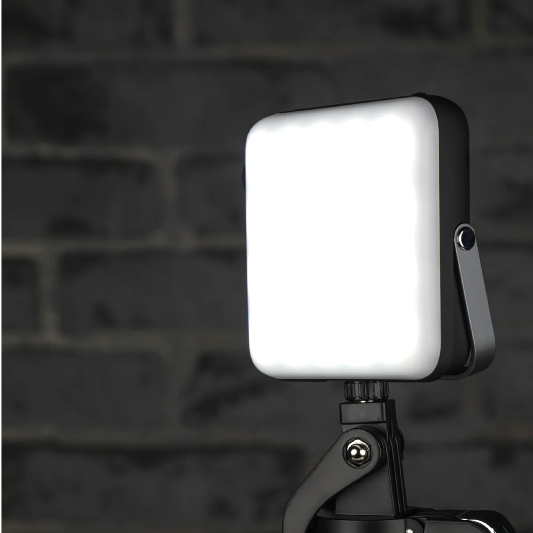 LZEL Luminova Surg10 LED Light & Powerbank 100â??800 Lumens, USB-C â?? Black