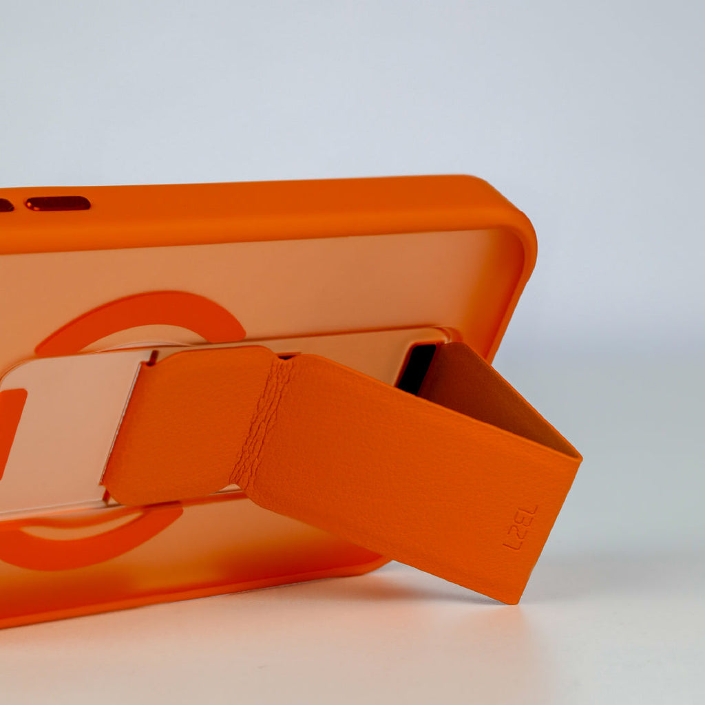 LZEL Magsynto Strap Case for iPhone 17 Pro