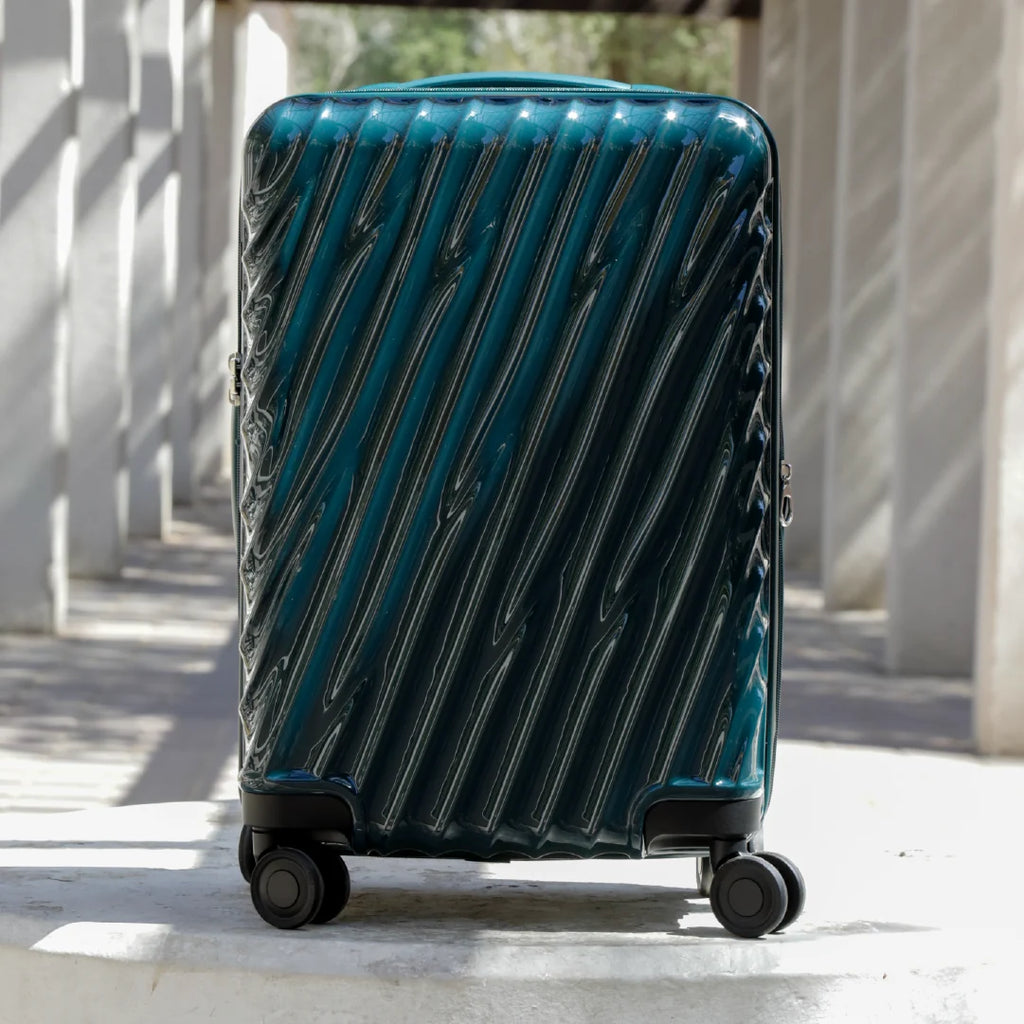 90 Percent 4 Wheels 20 Inch Suitcase