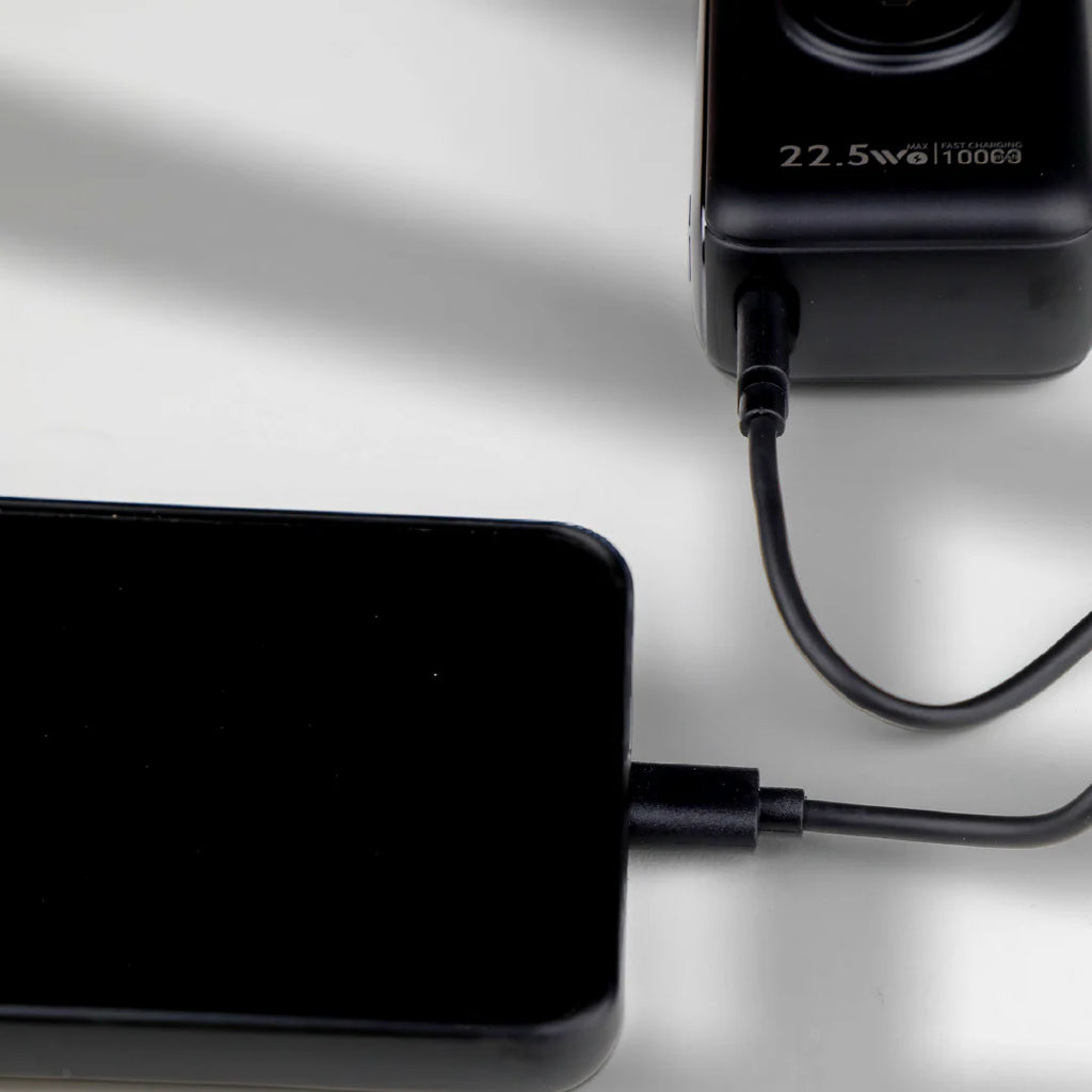 LZEL Ampflow10 Mini 10000Mah Pd Power Bank 22.5W | Built-In Type-C & Lightning Cable | Wireless Charging