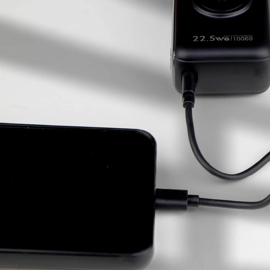 LZEL Ampflow10 Mini 10000Mah Pd Power Bank 22.5W | Built-In Type-C & Lightning Cable | Wireless Charging