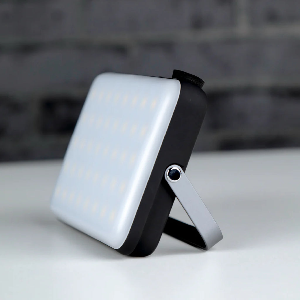 LZEL Luminova Surg10 LED Light & Powerbank 100â??800 Lumens, USB-C â?? Black