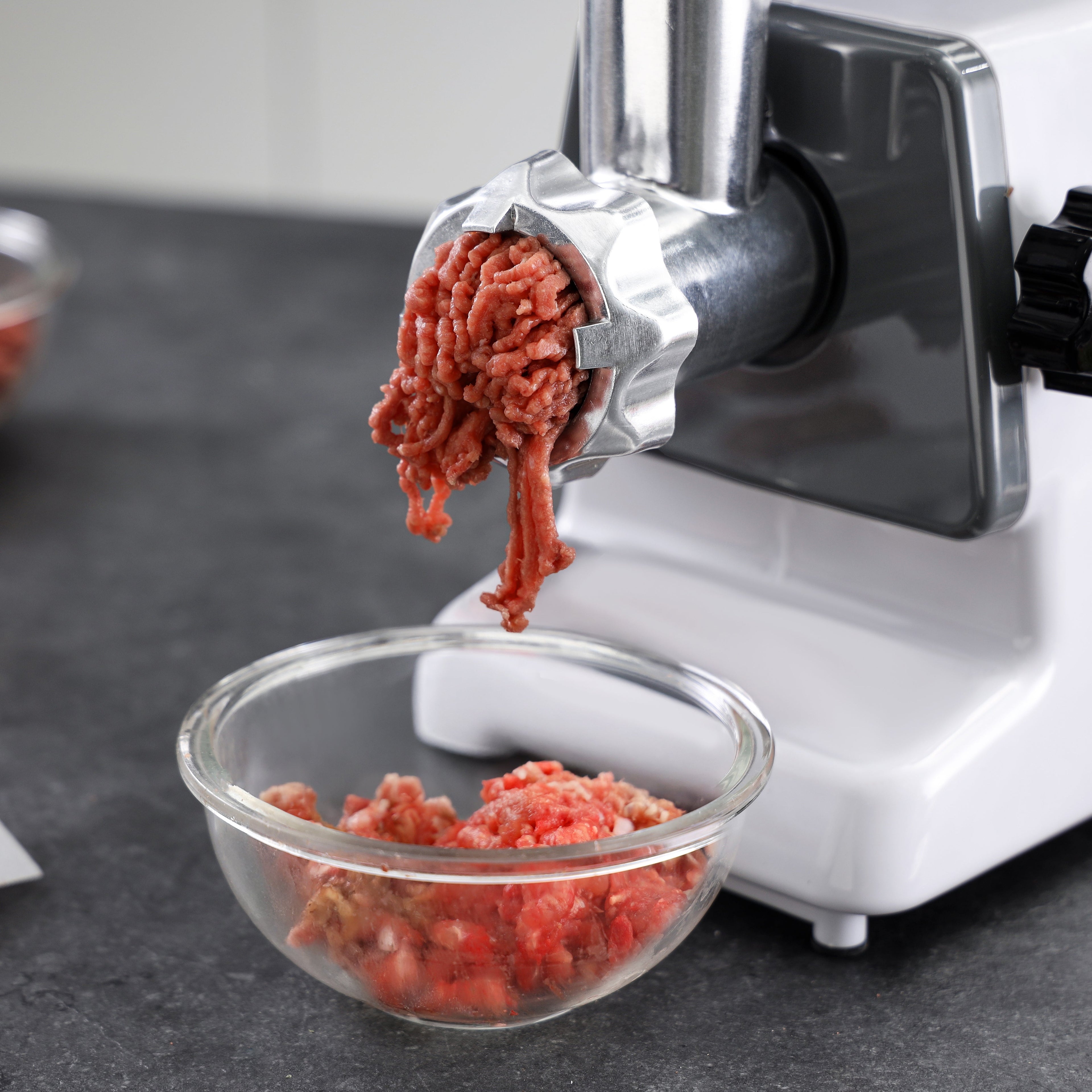 Geepas Electric Meat Grinder | 2000W Full Copper Motor| Reverse Function| Multi-Function | Stainless Steel Blade| Convenient Metal Cutting Plates| Metal Gears