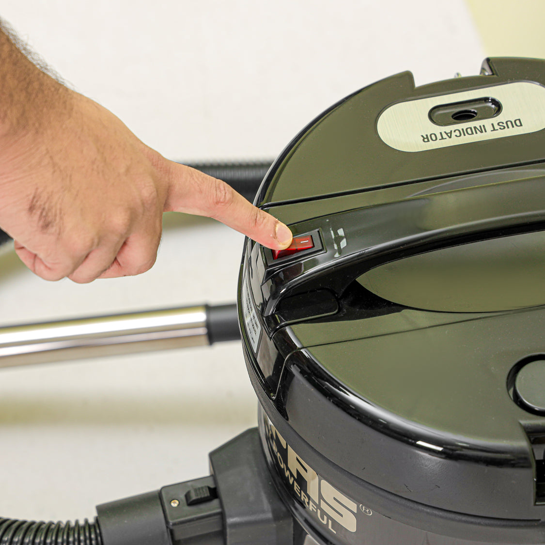 Geepas 2300 W Drum Vacuum Cleaner , 25 L Dust Bag Capacity with Elegant Body , Iron Tank , Powerful Suction ,Dry and Blow Function , Full Indicator