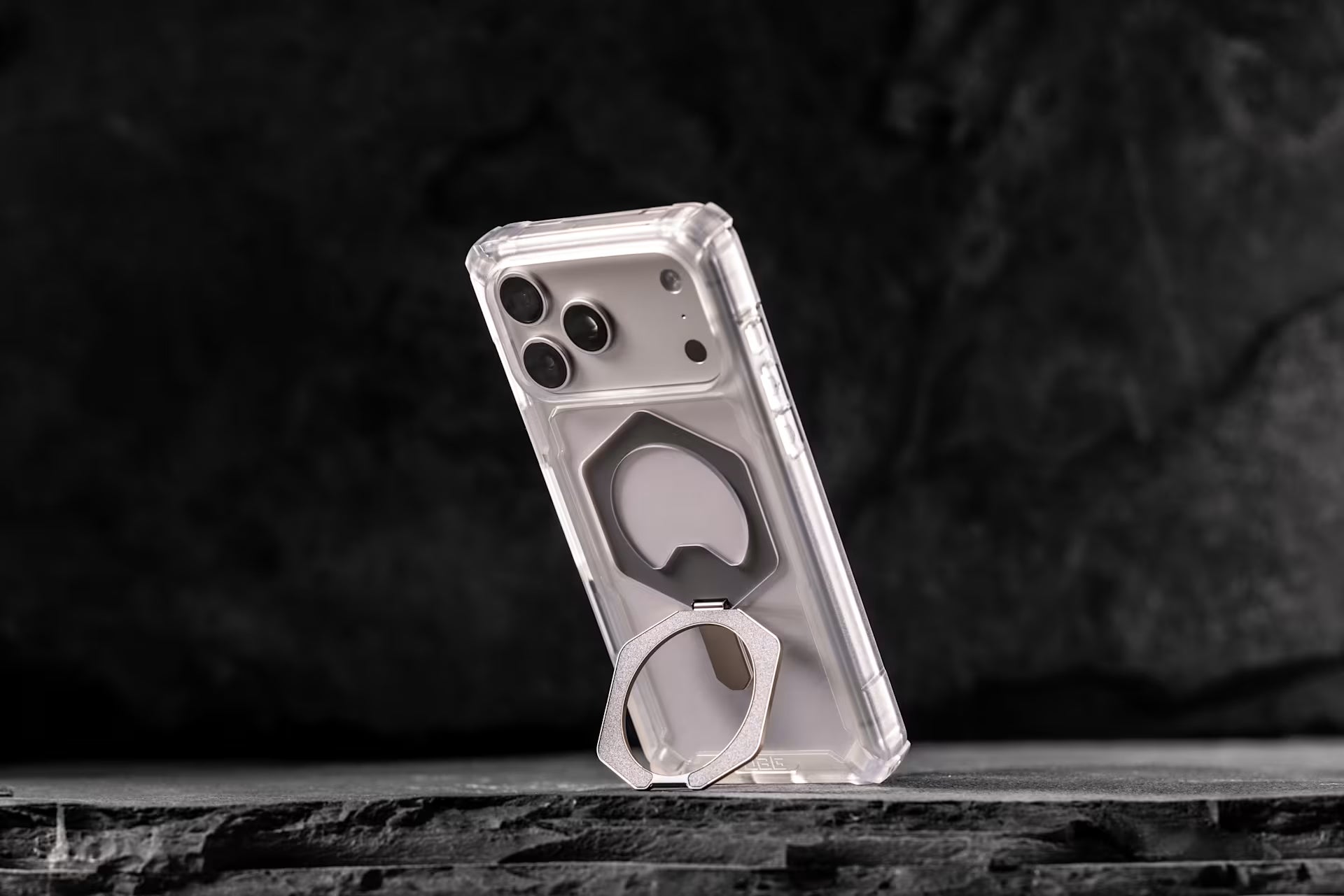 UAG iPhone 17 Pro Plasma XTE Magsafe Case | Black/Clear
