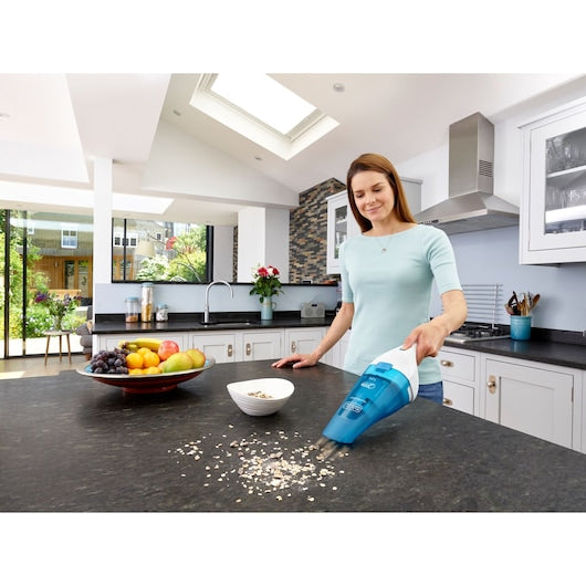 Black & Decker 3.6V 1.5Ah Wet and Dry Cordless dustbuster® Hand Vacuum with Accessories and Charge Base