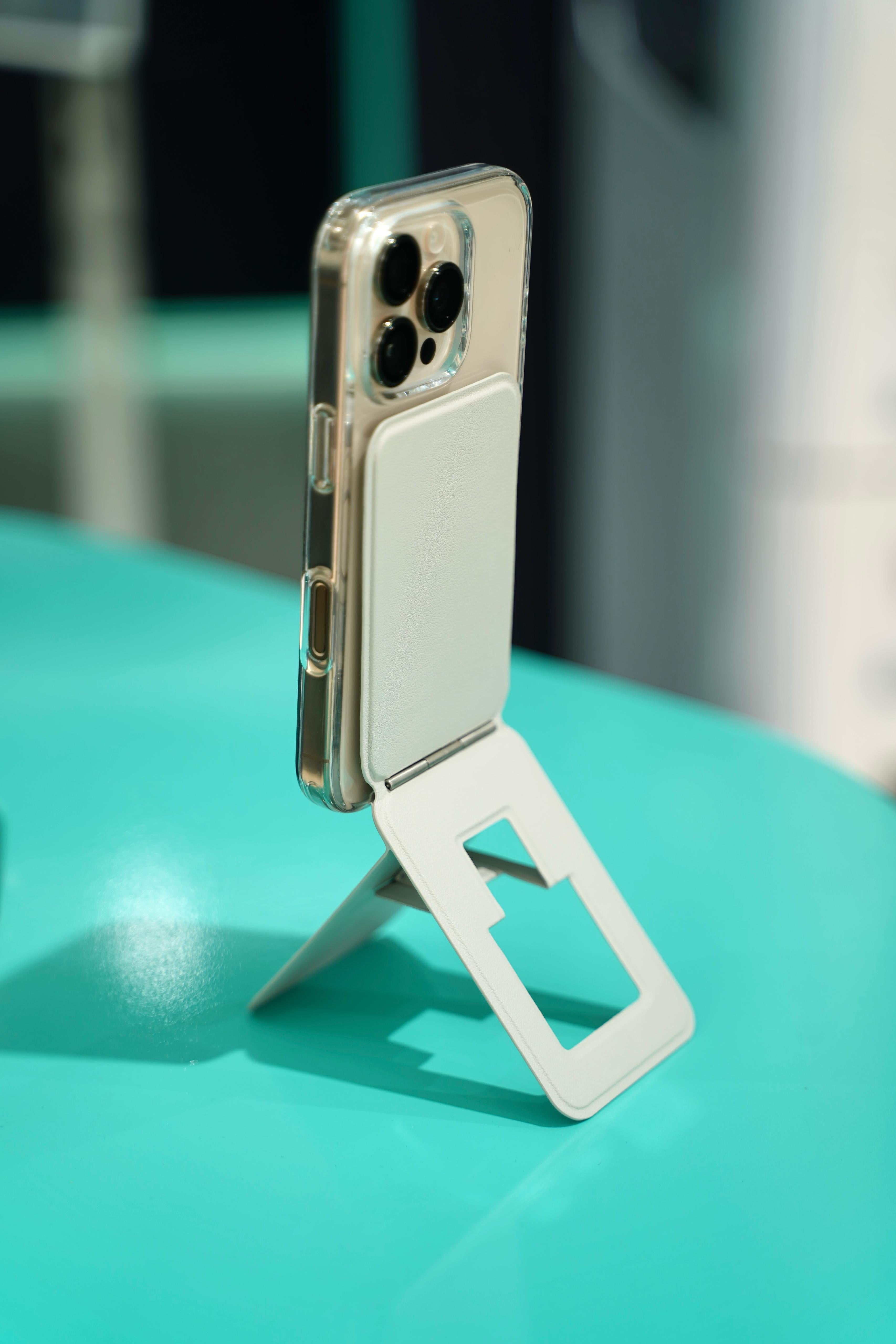 LZEL Magsafe PU Leather Card Holder And Tripod Stand Aegis Clio | Light Gray