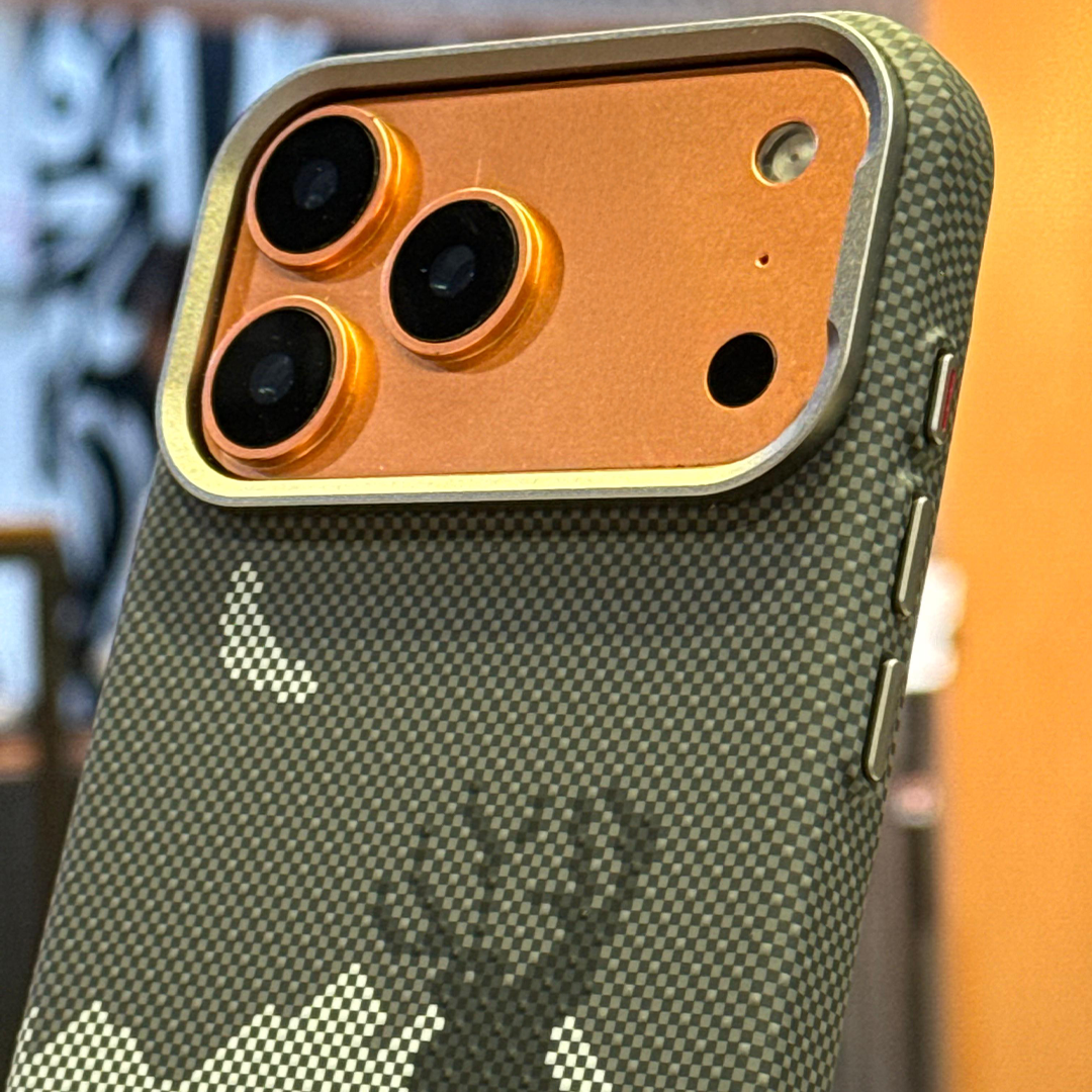 LZEL MagCarbon Deer Cover for iPhone 17 Pro Max | Black Deer