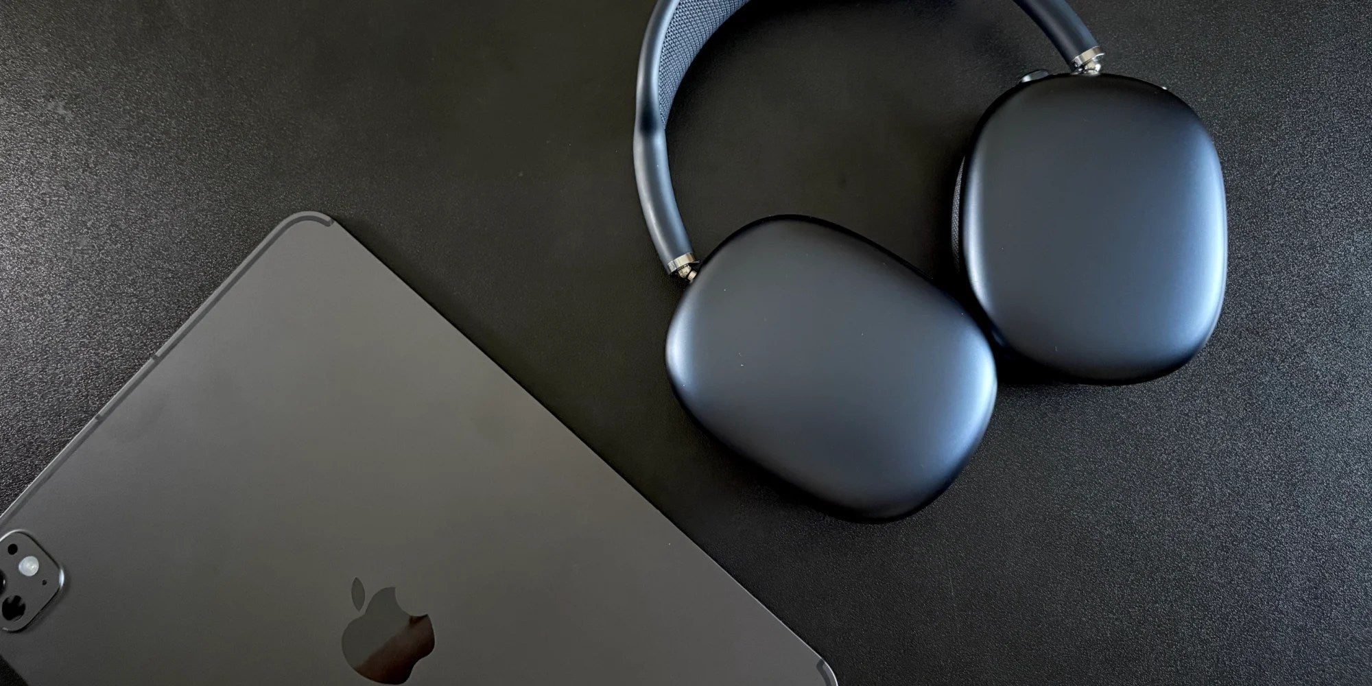 Apple AirPods Max 2024  Bundle Offer | Midnight