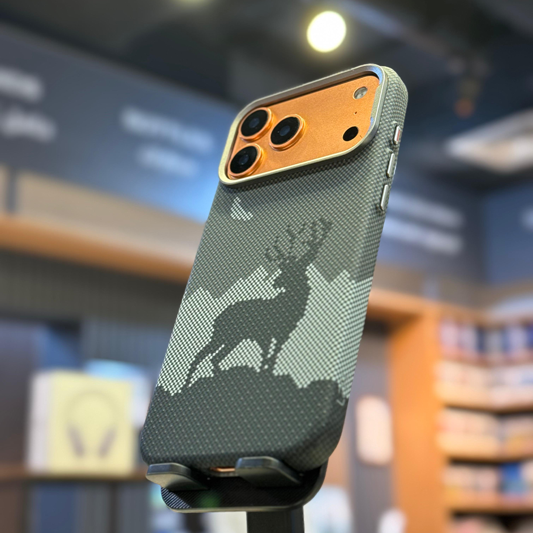 LZEL MagCarbon Deer Cover for iPhone 17 Pro | Black Deer