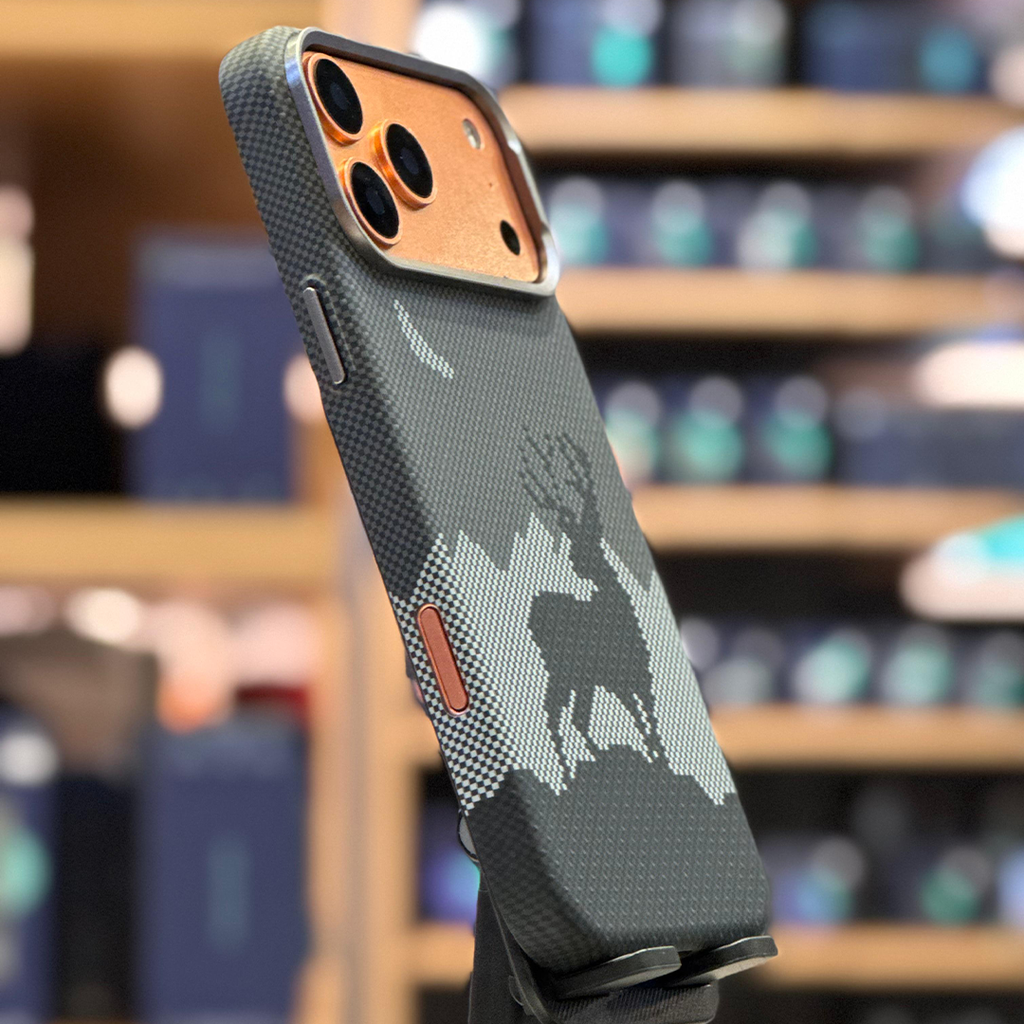 LZEL MagCarbon Deer Cover for iPhone 17 Pro Max | Black Deer
