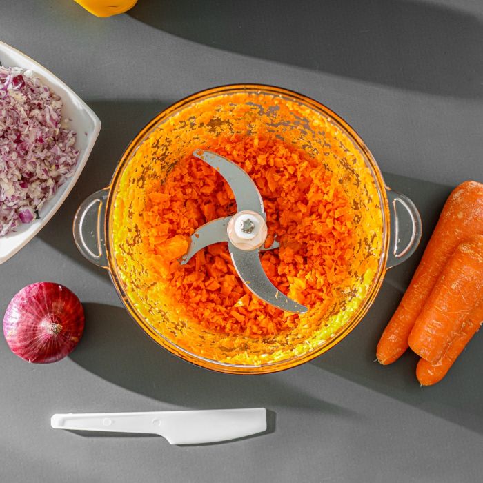 Geepas GMC42026 Multi Chopper | 500W | 2L Glass Bowl | 3 Speeds | Stainless Steel Blades