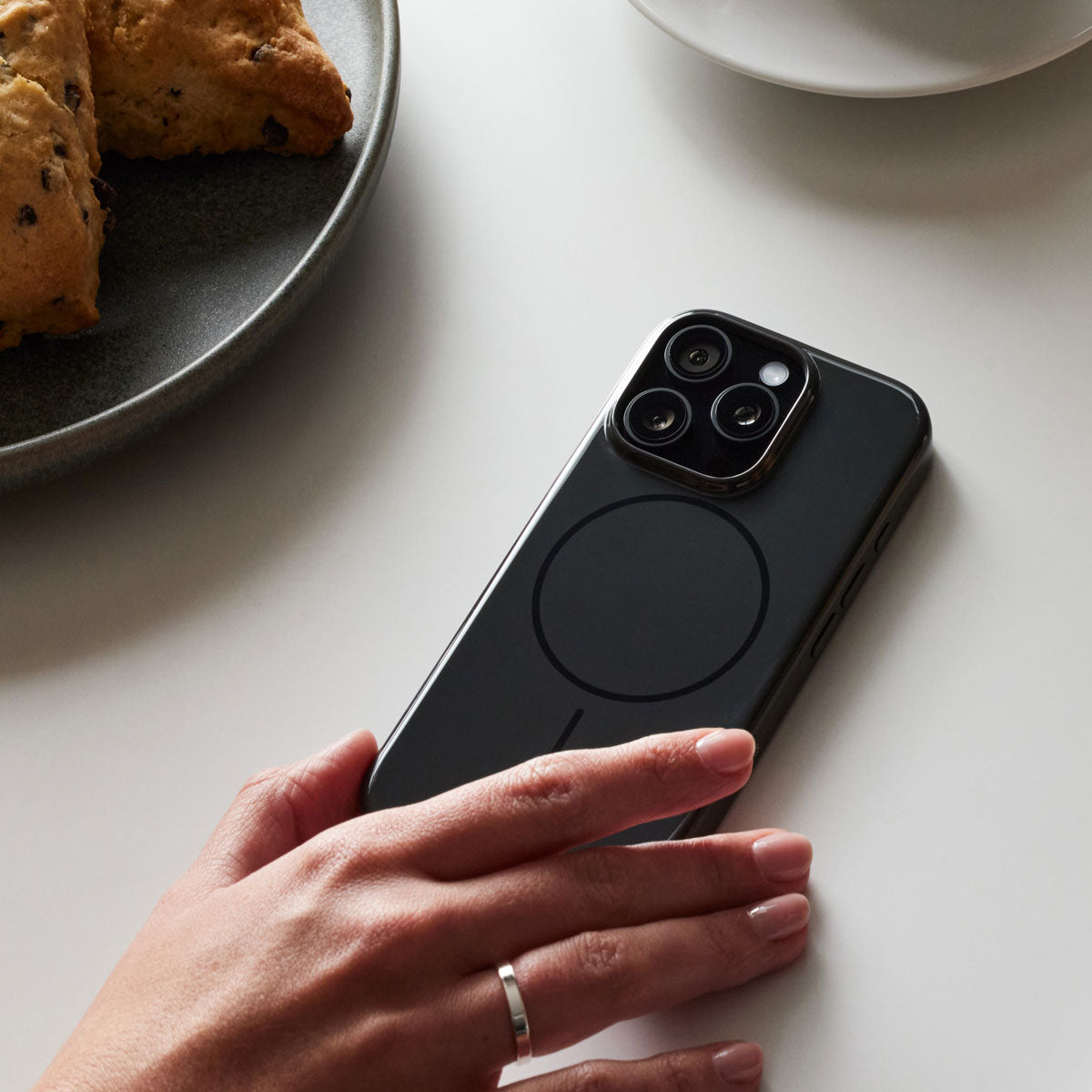 Beats iPhone 16 Pro Case with MagSafe | Midnight Black