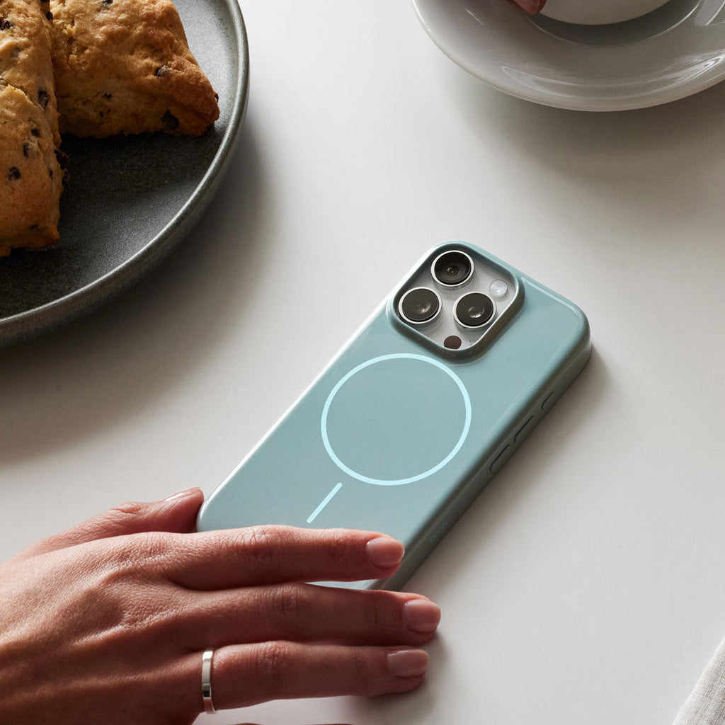 Beats iPhone 16 Pro Case with MagSafe | Riptide Blue